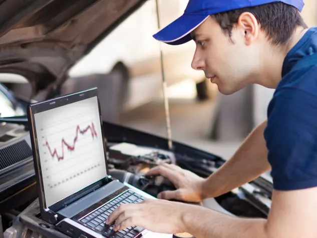Diagnóstico computarizado de motor con escáner